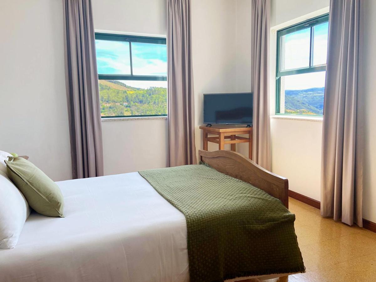 Vinhais Hotel エクステリア 写真