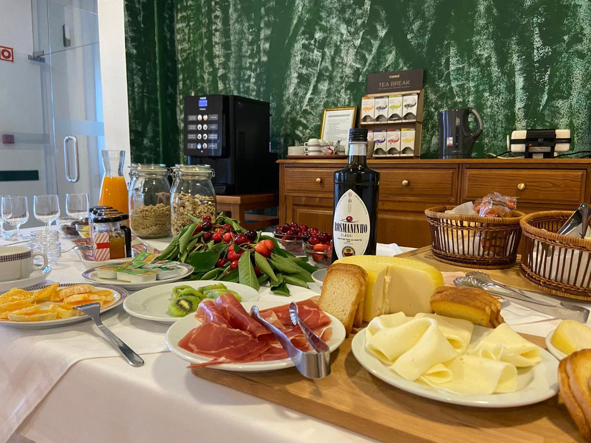 Vinhais Hotel エクステリア 写真